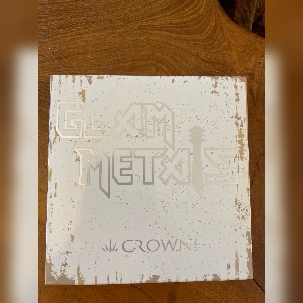 Crown Glam Metals Eyeshadow Palette